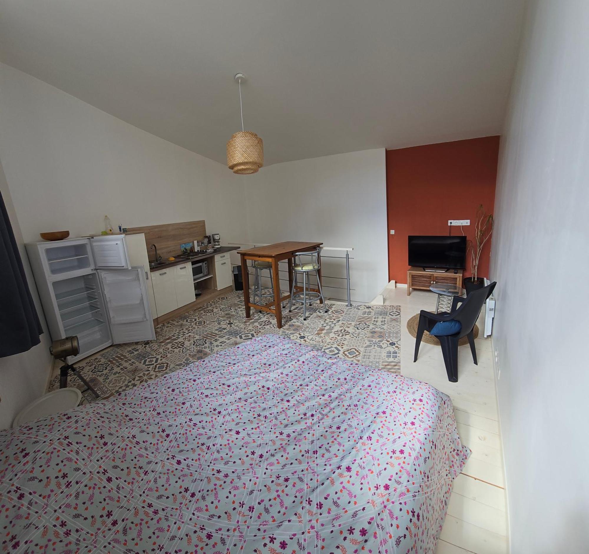 Appartement En Duplex Viviers Exterior foto